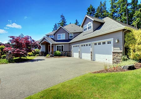 3 Reasons To Let The Pros Take Care Of Your Driveway Washing Needs